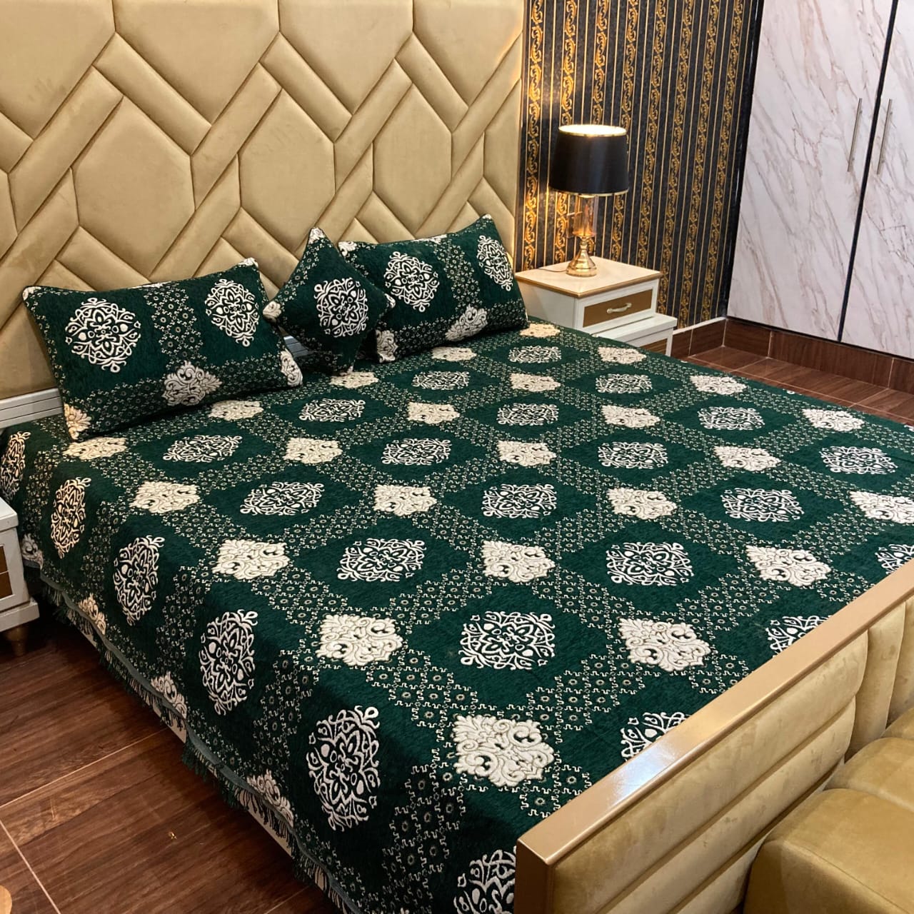 4pcs Bed Sheet Set Velvet Jacquard