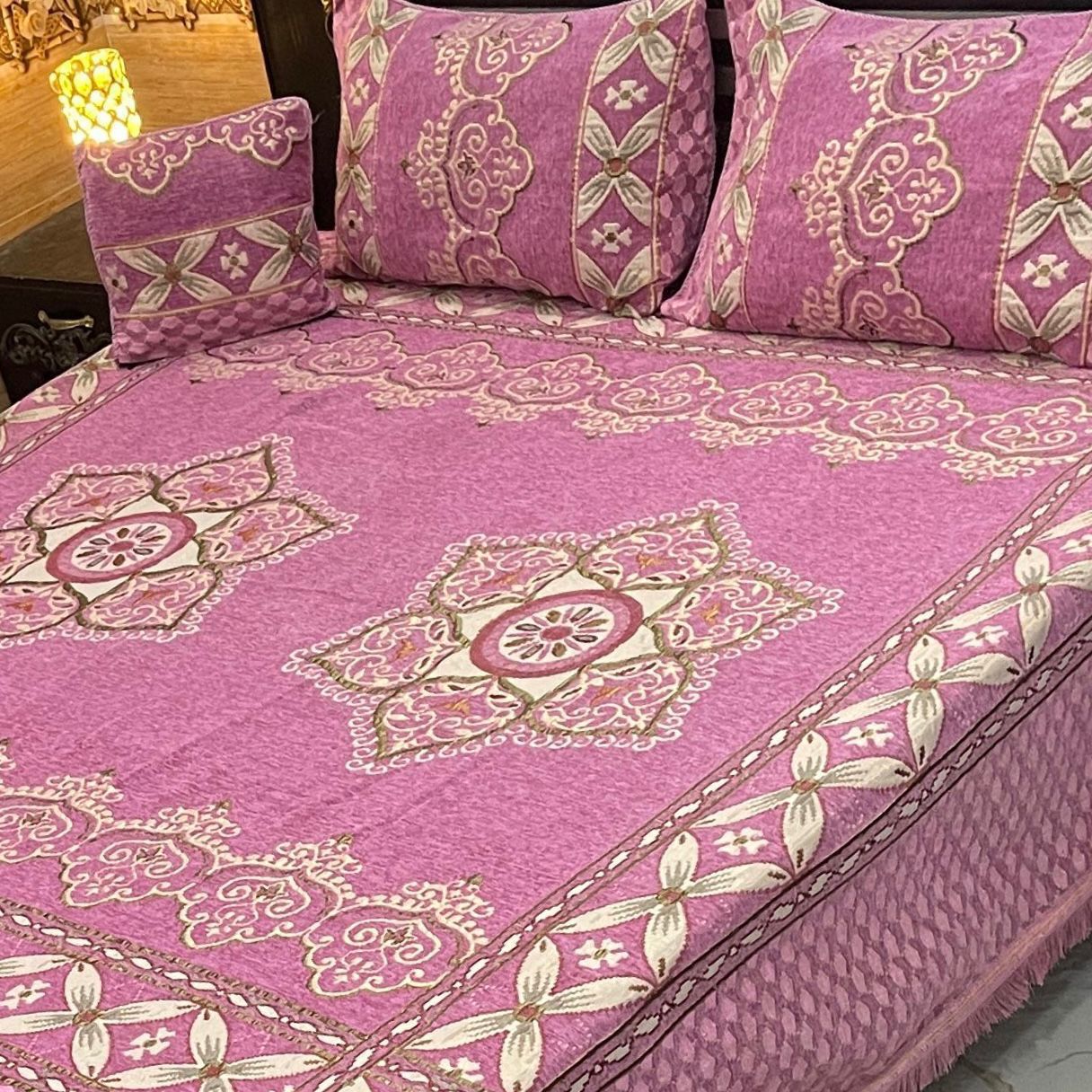 4pcs Bed Spread Velvet jacquard - Scented Whiispers