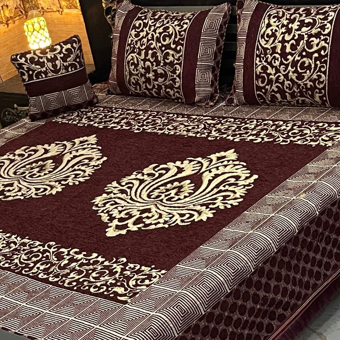 4pcs Bed Spread Velvet jacquard - Scented Whiispers